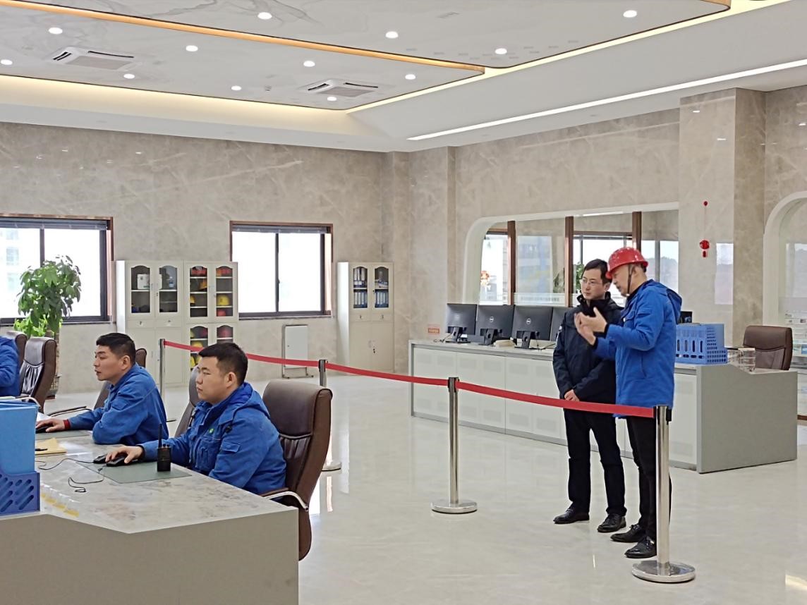 綠色動(dòng)力集團(tuán)領(lǐng)導(dǎo)到下屬項(xiàng)目公司開展新春慰問